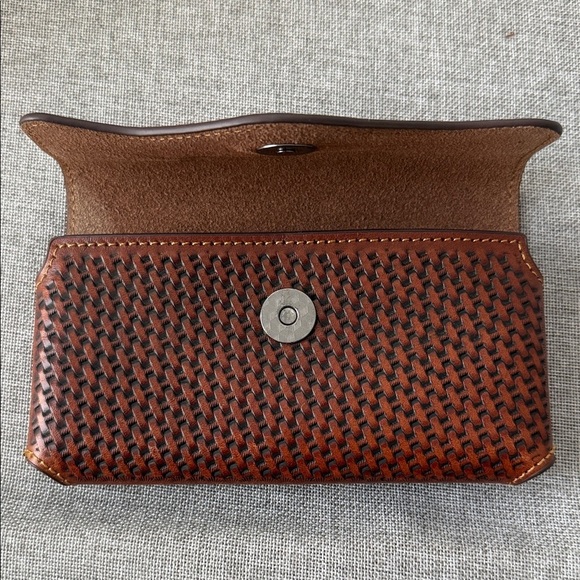 Brown Leather belt phone case with Bull Design - Picture 4 of 6